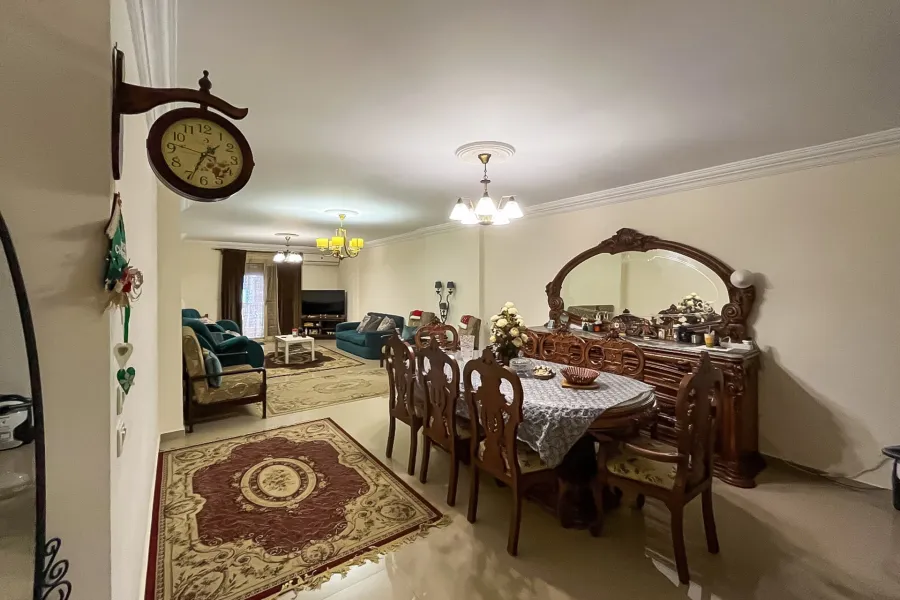 Apartment for sale 210 m Kafr Abdo (Sakina bint Al Hussein St.)