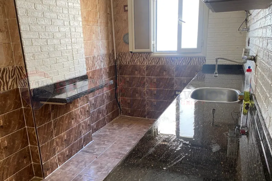 شقة للبيع 115 م سبورتنج (امام نادي سبورتنج)