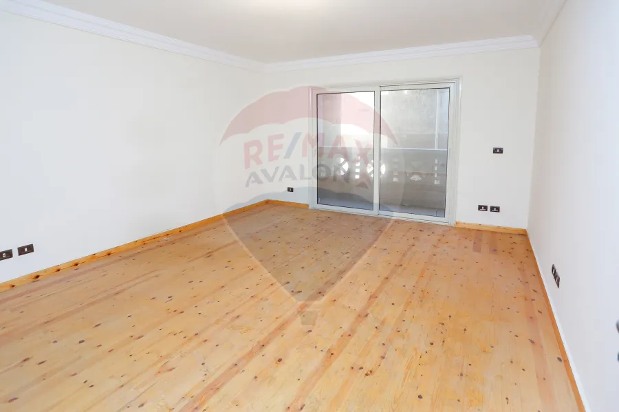 شقة للبيع 245 م رشدي ( ش عبد الحميد العبادي )