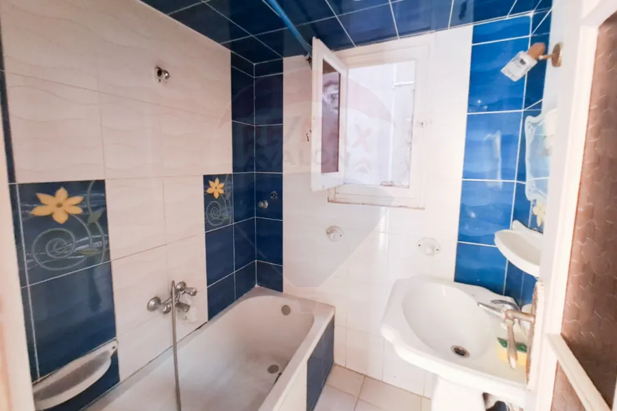 Apartment For Sale 100 m Bahary (Steps From The Sea)