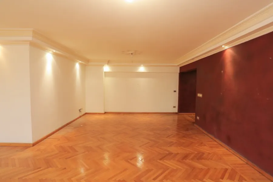 شقة للايجار 200م سموحة ( ابراج كيروسيز )