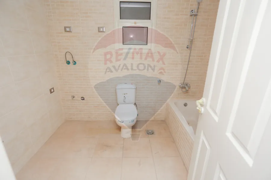 شقة للبيع 202 م سموحة (سوليك بيتك فى النادى)