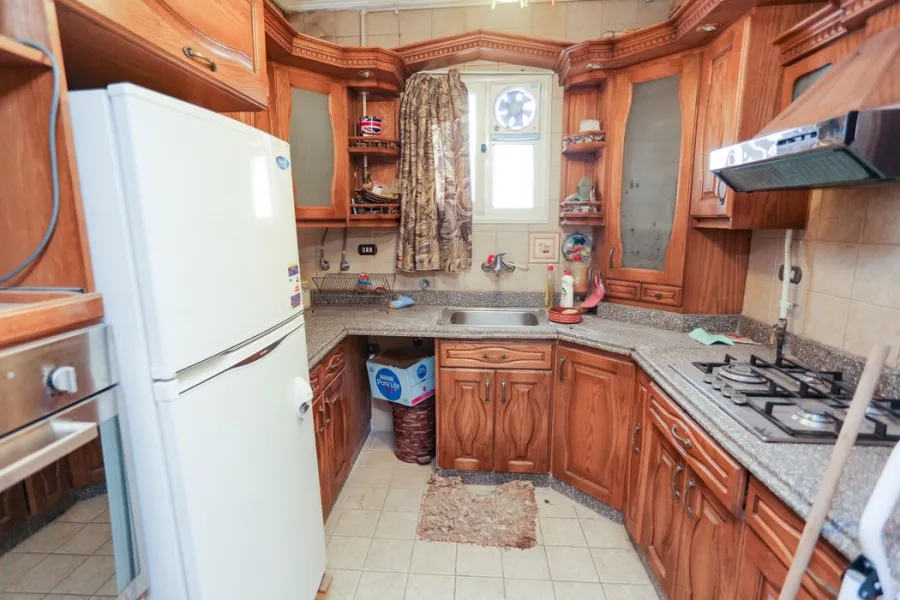 شقة للبيع 180م جليم (خطوات من محطة ترام جليم)