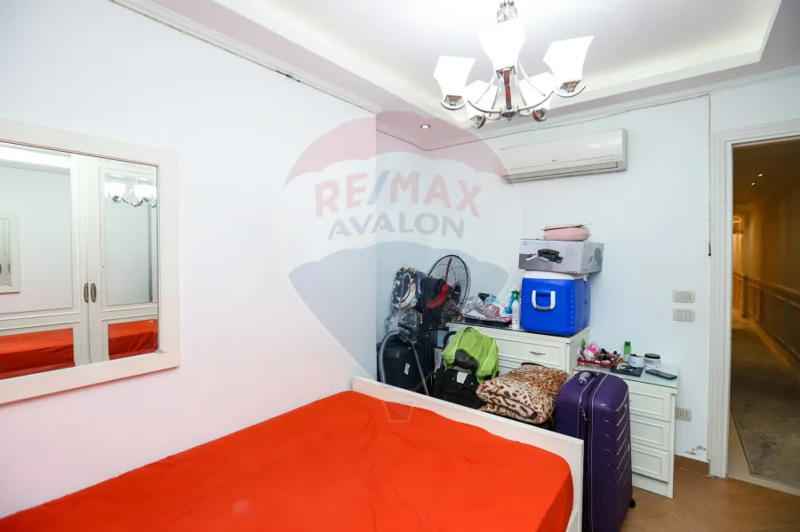 شقة للبيع 155 م الابراهيمية (خطوات من البحر)