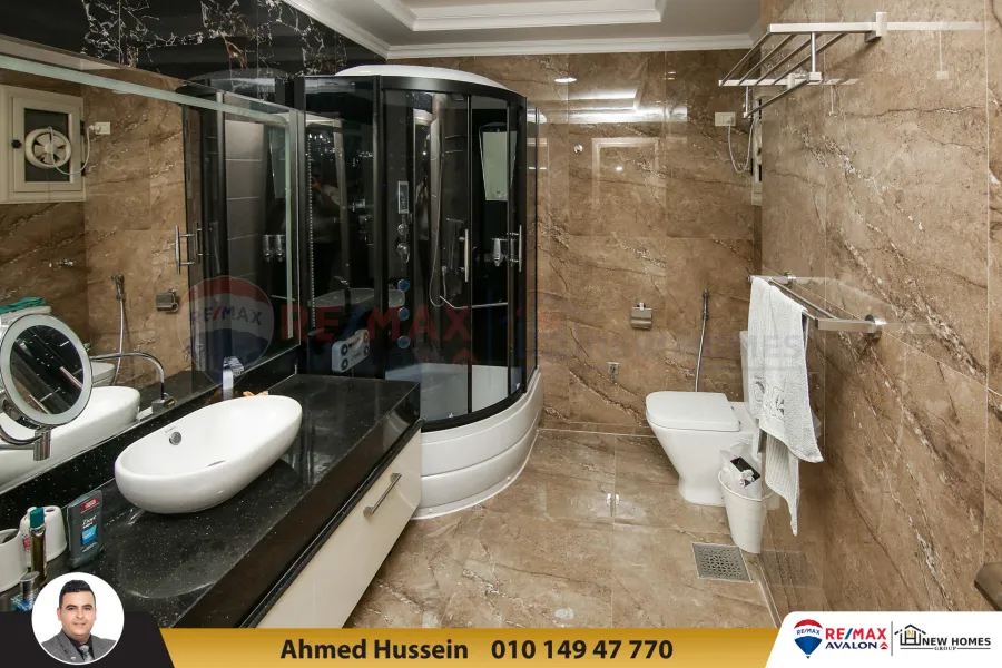 شقة للبيع 190م المعمورة (خطوات من البحر)