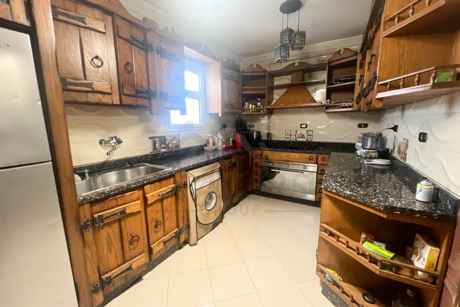 شقة للبيع 185 م رشدي (ش أبوقير - عمارة براند)