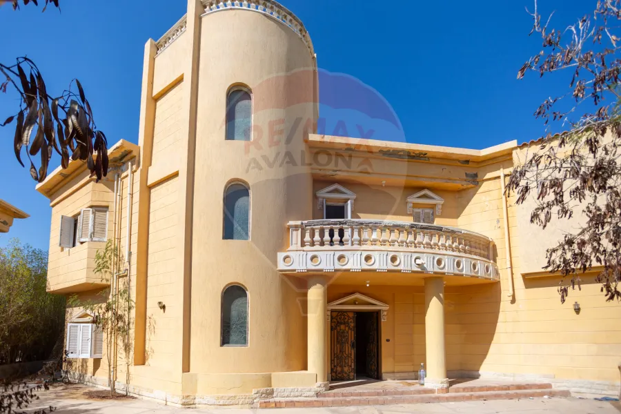 قصر للبيع (سيدي كرير) 9,000 م