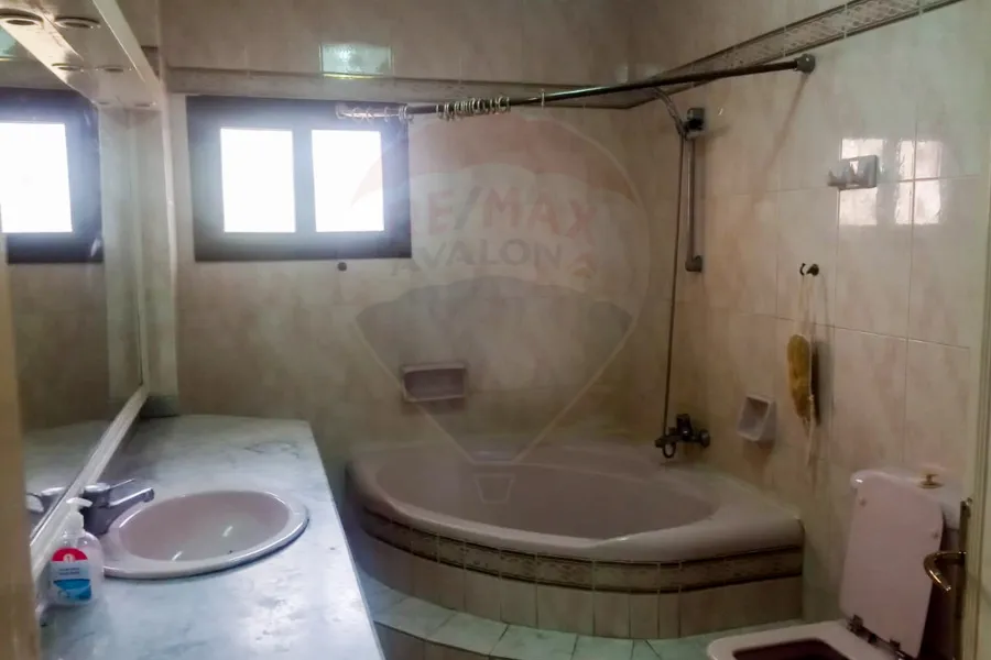 شقة للبيع 140 م المعمورة الشاطئ (ش الشرطة)