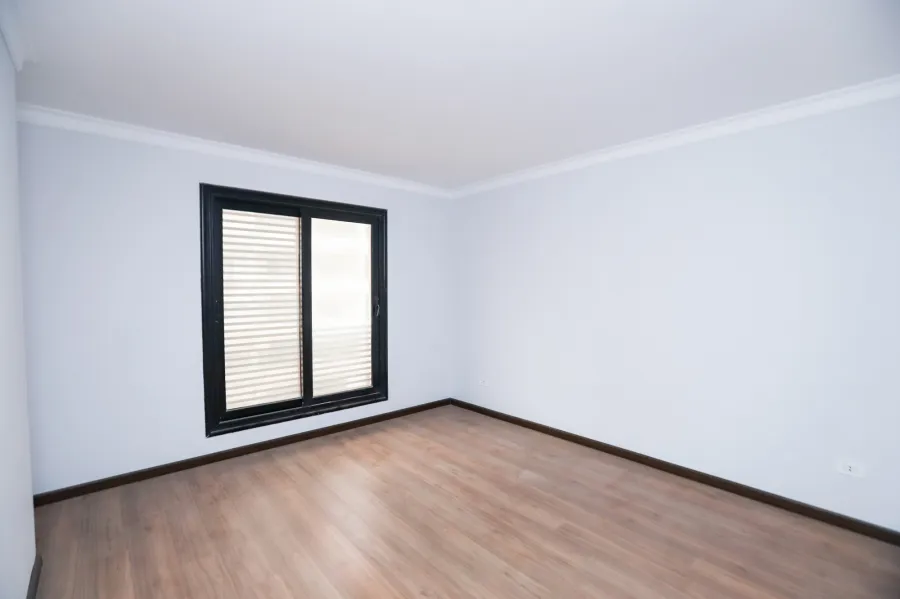 شقة للبيع 230 م لوران ( محطة ترام شعراوى )