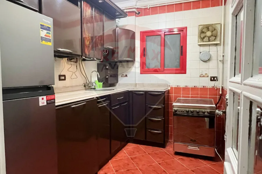 شقة للايجار المفروش 125 م سموحة (ش الهيلتون)