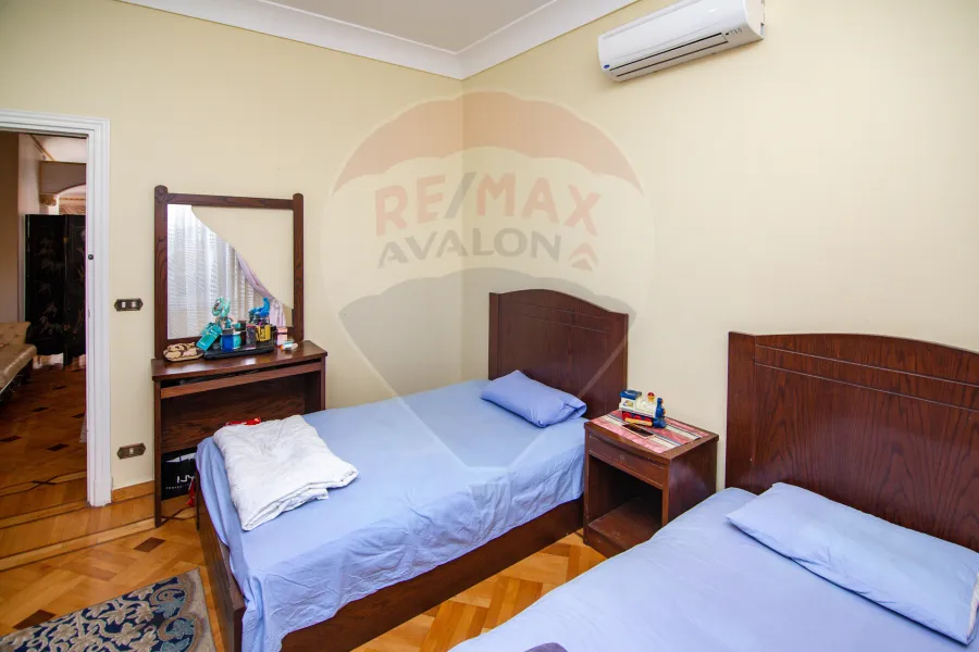 شقه + بنتهاوس للبيع 640 م سموحة (ش بهاء الدين الغتوري)