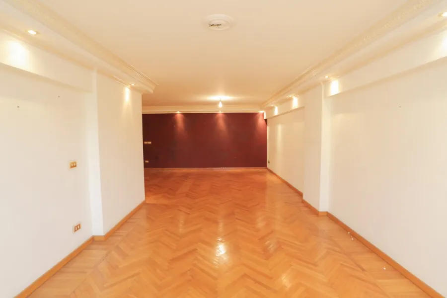 شقة للايجار 200م سموحة ( ابراج كيروسيز )