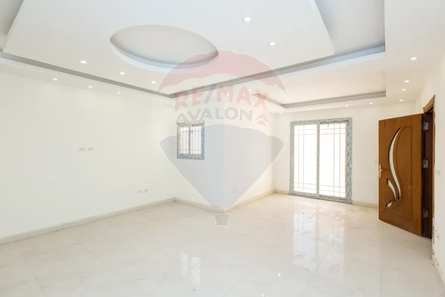Penthouse for sale 825 m Al-Mandara (Cecelia compound)