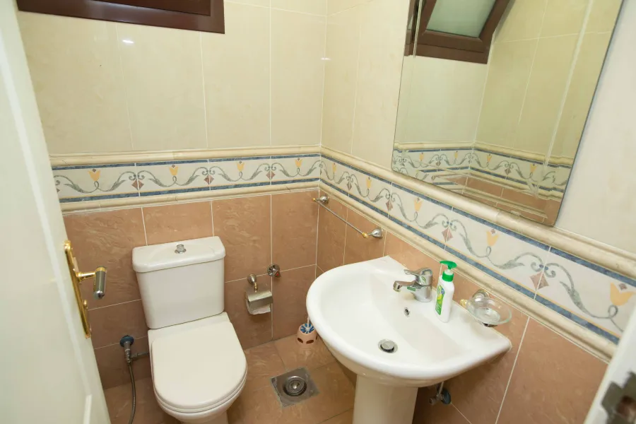 شقة للإيجار مفروش 200م رشدى (ش المعسكر الرومانى الرئيسى)