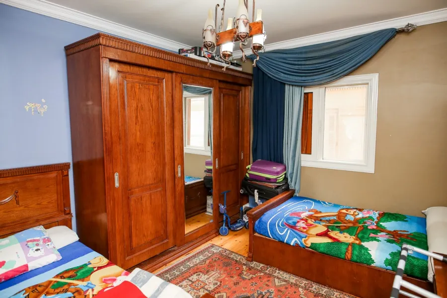 شقة للبيع 165م صافى سابا باشا (خطوات من الترام - بجوار القنصليه الروسية)