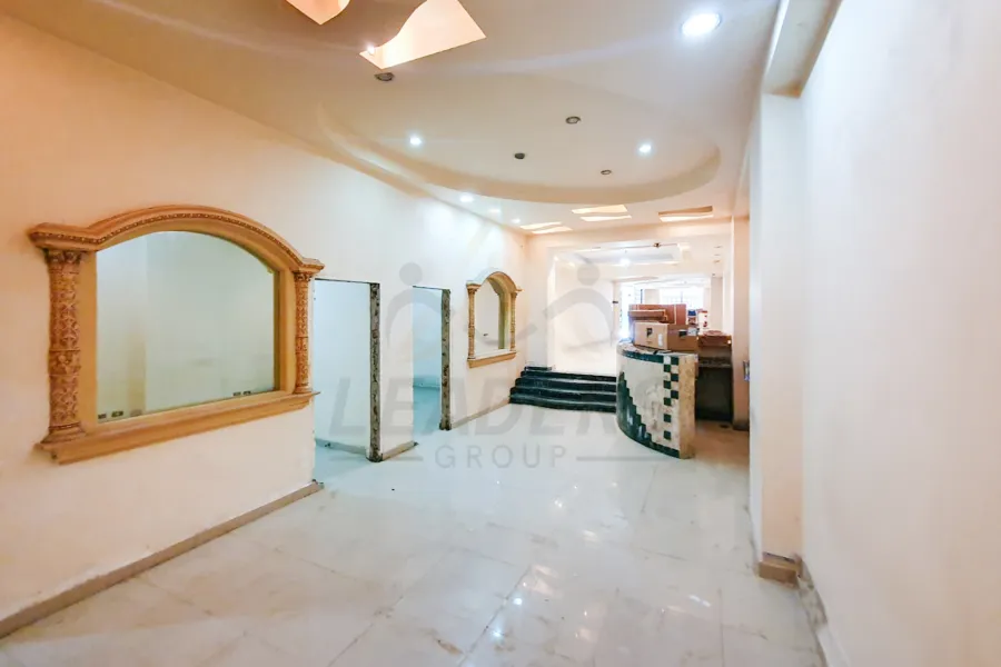 مقر اداري للايجار 217 م سبورتنج (ش بور سعيد)