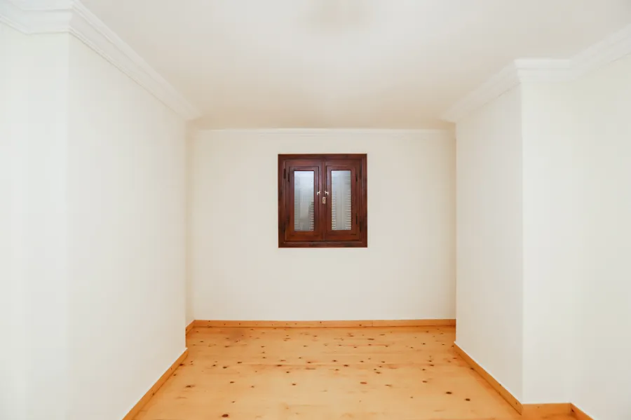 شقة للايجار 235م سموحة (متفرع من إسماعيل سري) - أول سكن