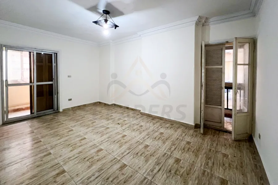 شقة للبيع 110 م سان ستيفانو (ش الكازينون)