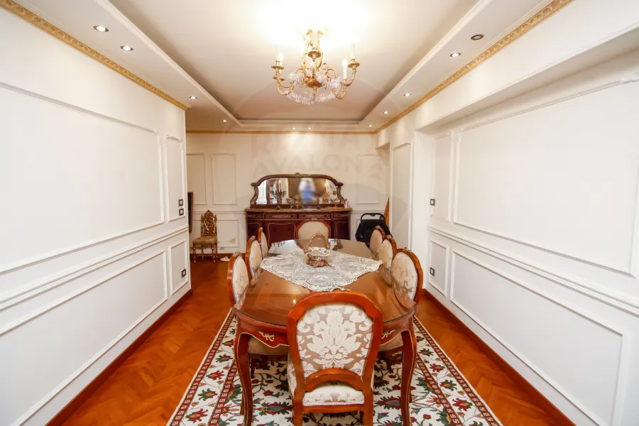 شقة للبيع 170 م كامب شيزار (خطوات من كوبري الجامعه)