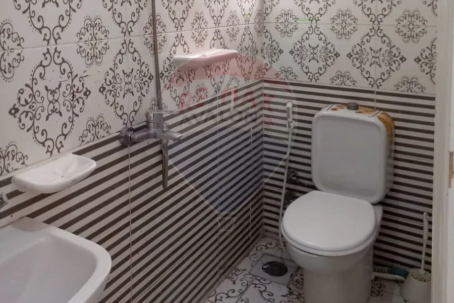 شقة للبيع 180 م سيدي بشر (شارع خالد بن الوليد)