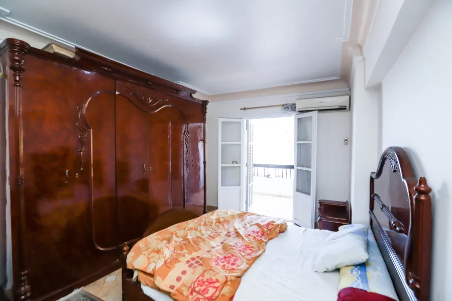 شقة للبيع 169 م ميامي (على البحر مباشرة)