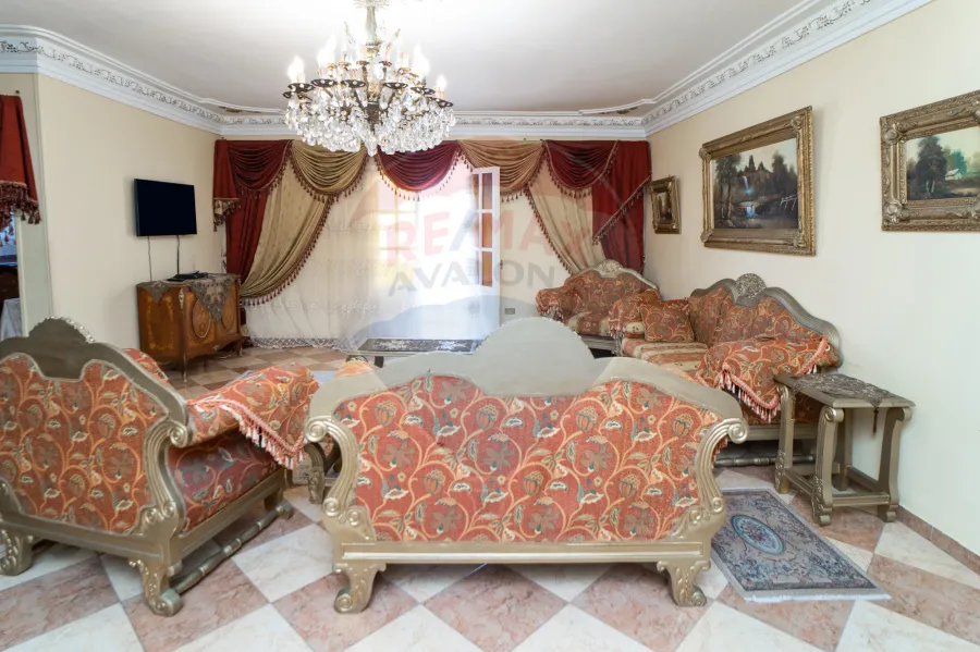 Apartment for sale 200 m Mansheya (on the tram - steps from the sea)