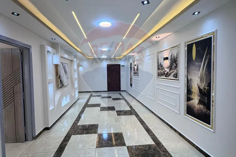 شقه للبيع  160 م ميامى (خطوات من البحر)