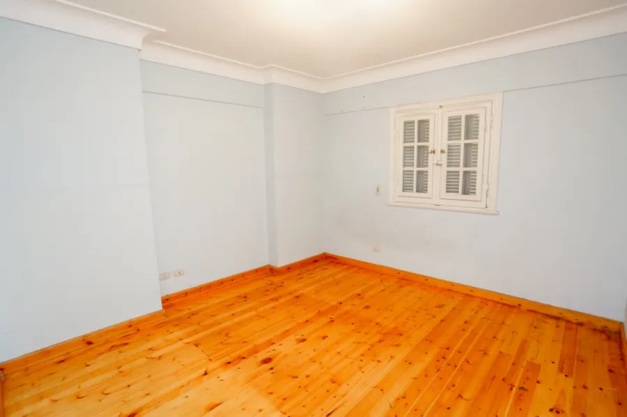 Apartment for Sale 240m Gleem - Near to Sea & Mirghany Palace