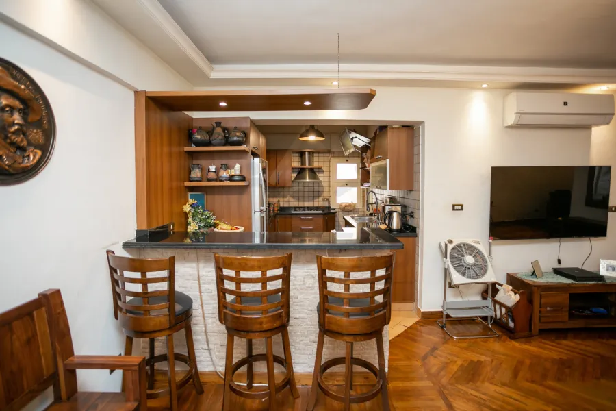 شقة للبيع 100 م سموحه (ميدان فيكتور عمانويل)