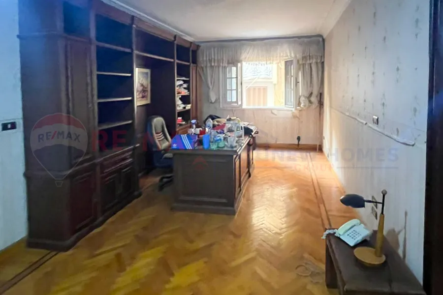 شقة للايجار 285 م جناكليس (ش محمد باشا محسن)