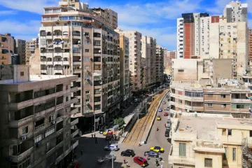 شقة للايجار 240 م لوران (علي الترام مباشرة)