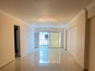 شقة للايجار 202 م سموحة (جراند فيو)