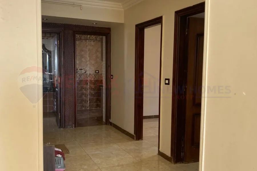 شقة للبيع 115 م سبورتنج (امام نادي سبورتنج)