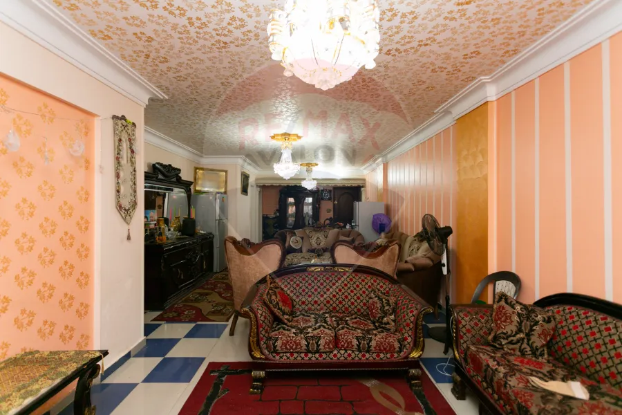 شقة للبيع 200 م كامب شيزار (ش بورسعيد)