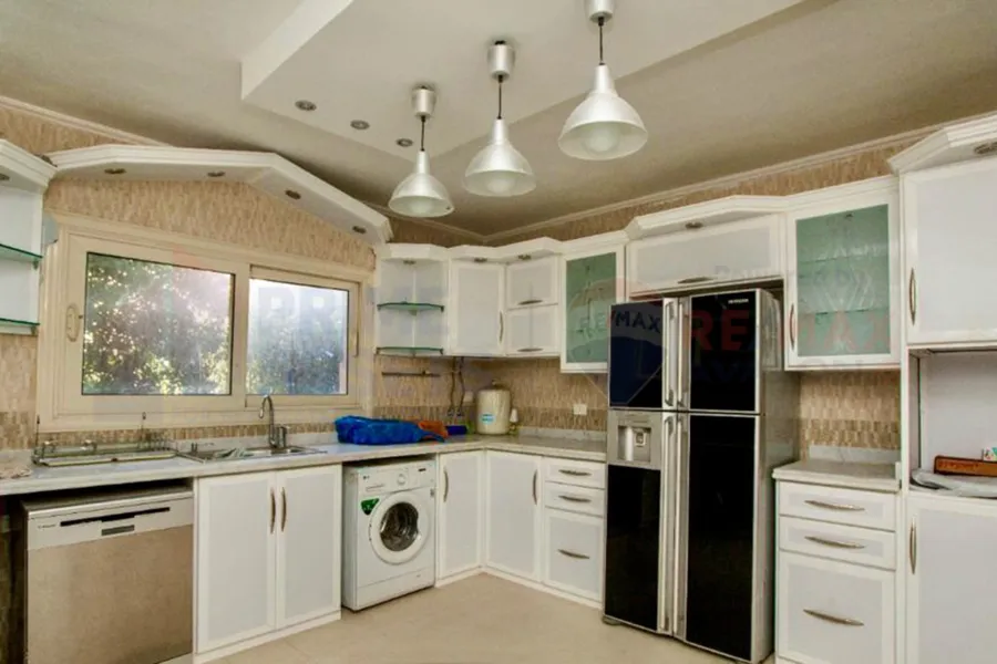 فيلا توين هاوس للبيع 450 م كينج مريوط (اليكس ويست - منطقة انطونيادس)