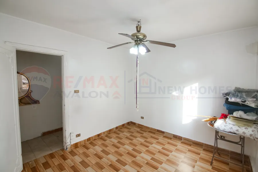 شقة للبيع 160 م سبورتنج (ش عمر لطفي)