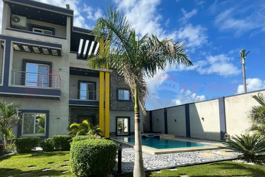 فيلا ستاند الون للبيع 525 م كينج مريوط (كومباوند فينسيا)