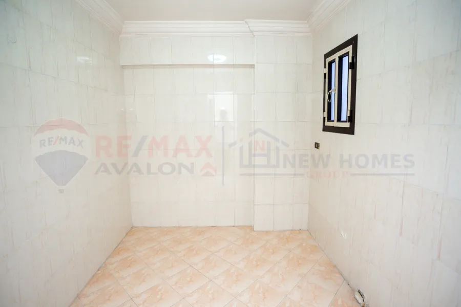 شقة للبيع 180م  لوران (متفرع من ش الاقبال)