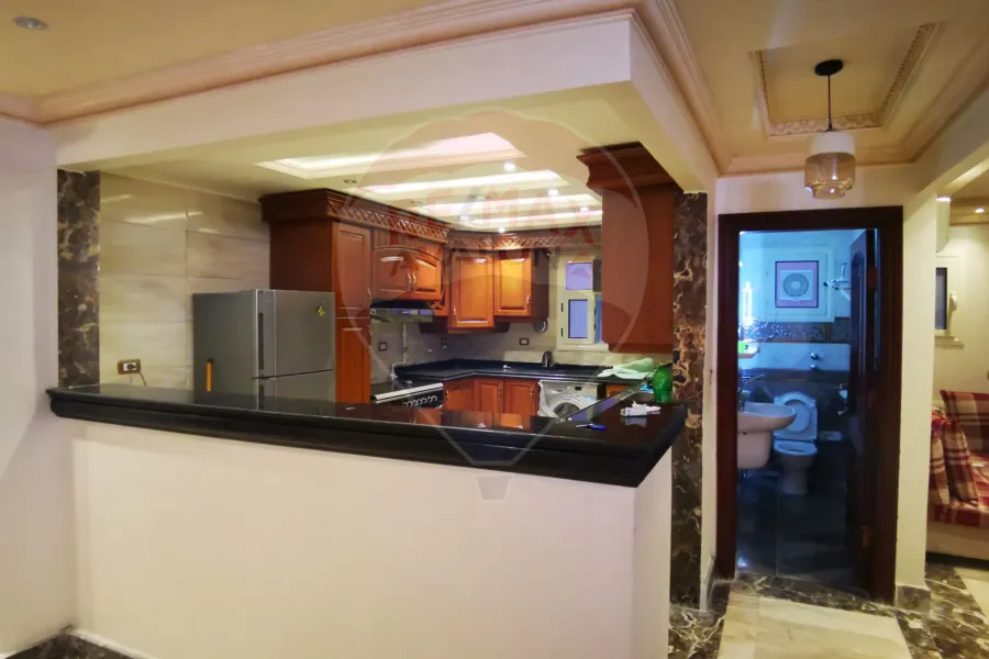 شقة للبيع 150 م سموحة (كومباوند القضاة)