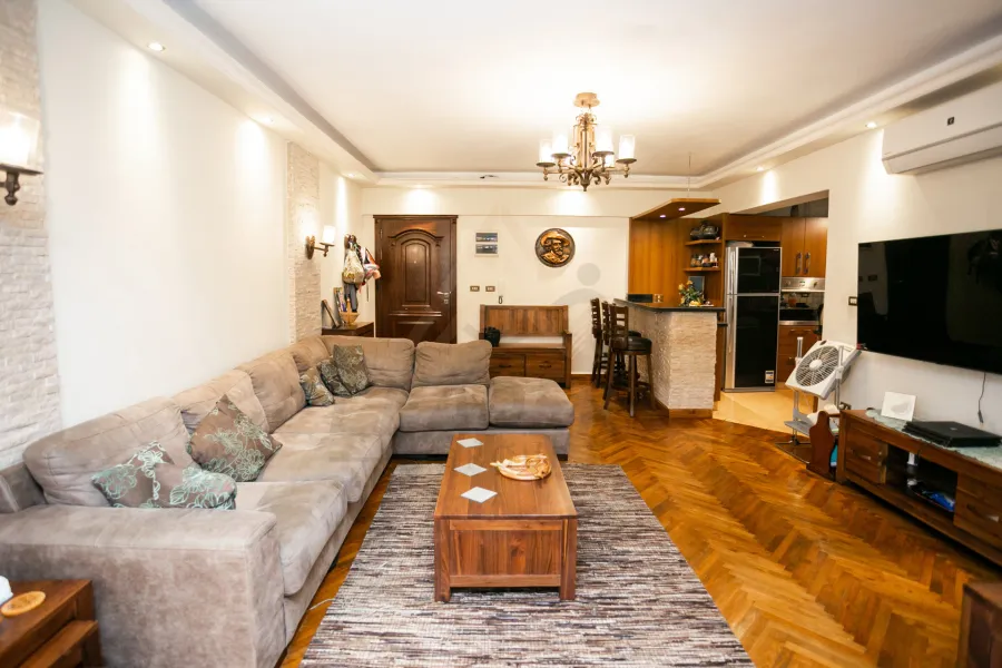 شقة للبيع 100 م سموحه (ميدان فيكتور عمانويل)