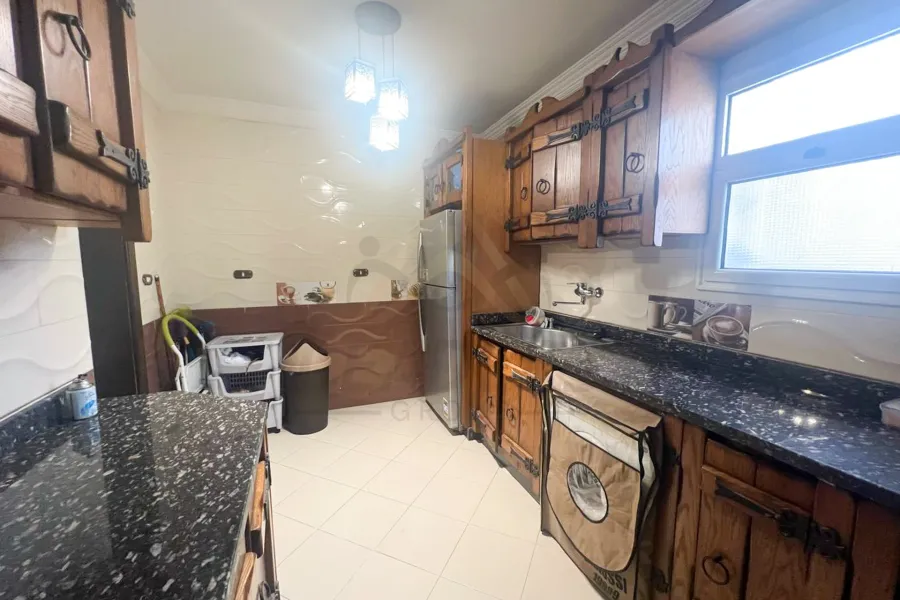 شقة للبيع 185 م رشدي (ش أبوقير - عمارة براند)