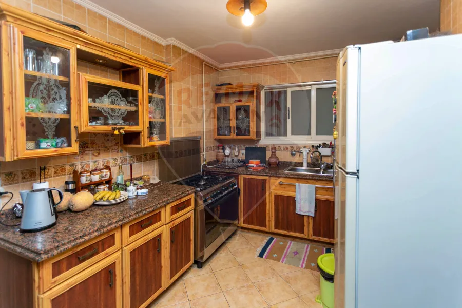 شقة للبيع 204 م سموحة (ش فوزي معاذ)