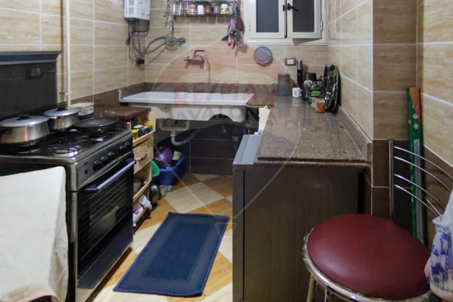 شقة للبيع 250 م محطة الرمل (ش عبد الفتاح يحيي)