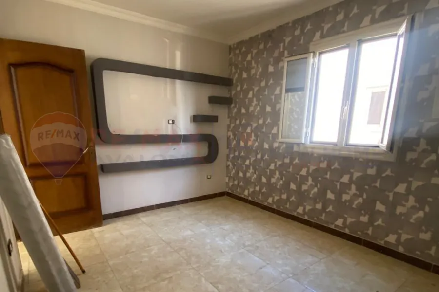 شقة للبيع 115 م سبورتنج (امام نادي سبورتنج)