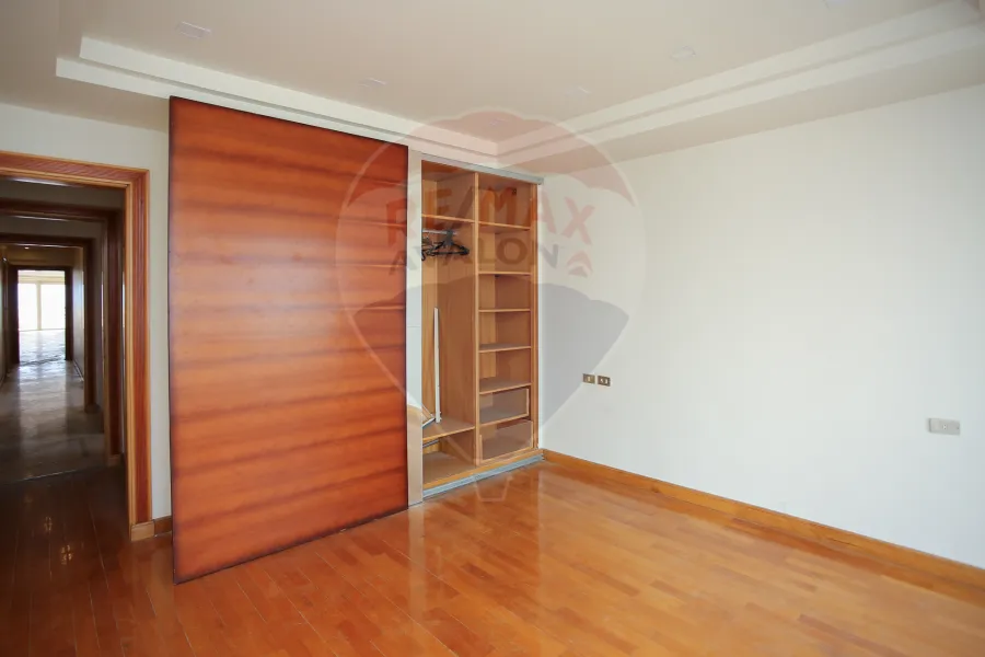 Apartment for sale 335 m Zezinia (directly on the sea)