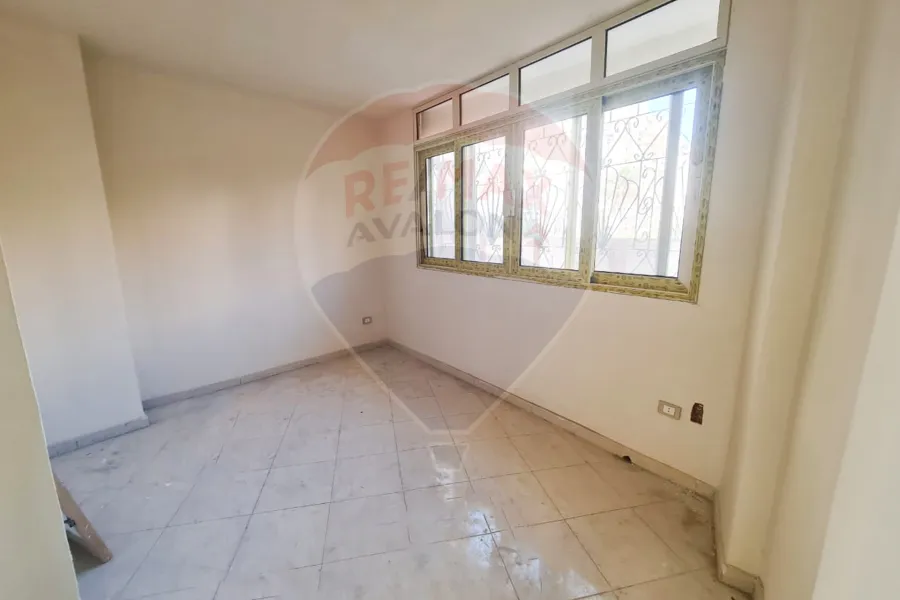 شقة إداري للايجار 170 م العصافرة (بجوار بجوار فندق الوردة البيضاء)