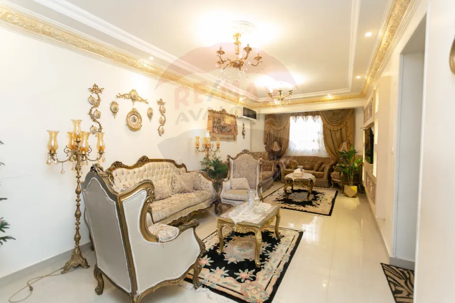 شقة للبيع 135 م سموحة ( ش بهاء الدين الغتوري )