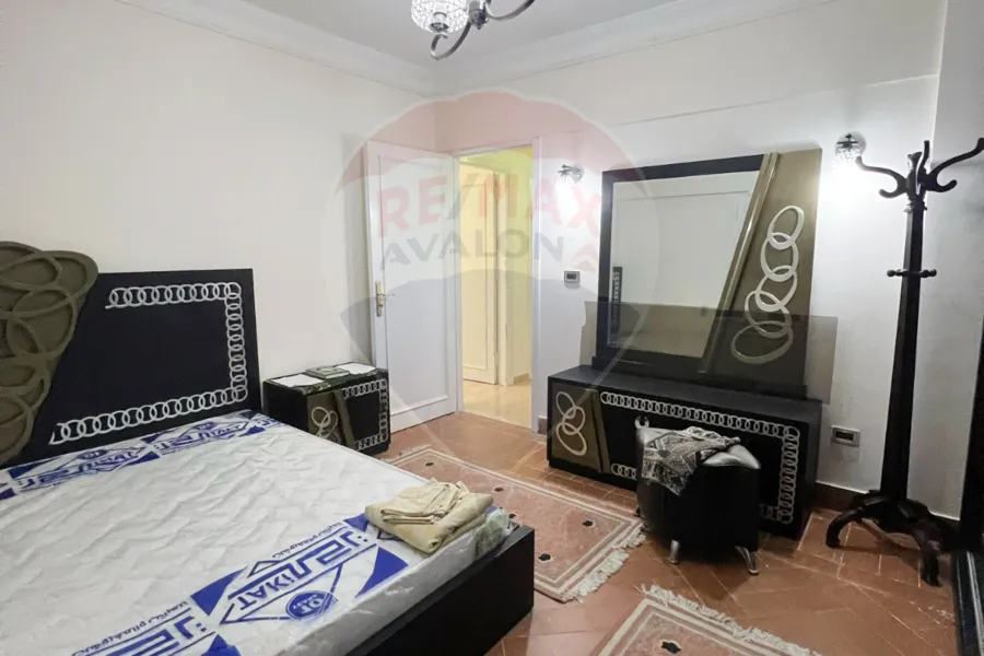 شقة للايجار المفروش 125 م سموحة (ش الهيلتون)