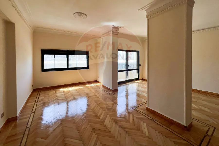 شقة للإيجار 240 م سيدي جابر (ش بهاء الدين الغتوري)