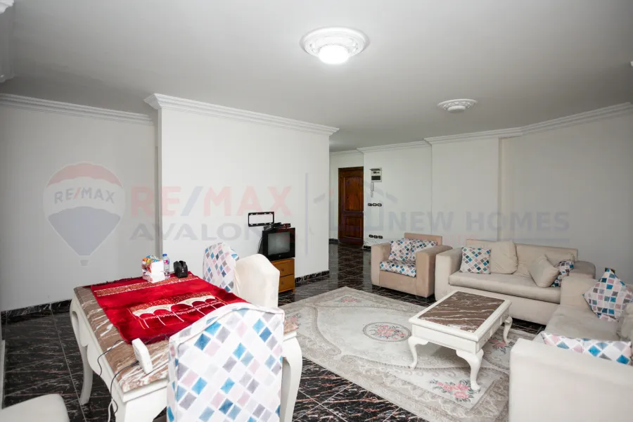 شقة للبيع 185 م وابور المياة (ش جلال الدين الدسوقي)